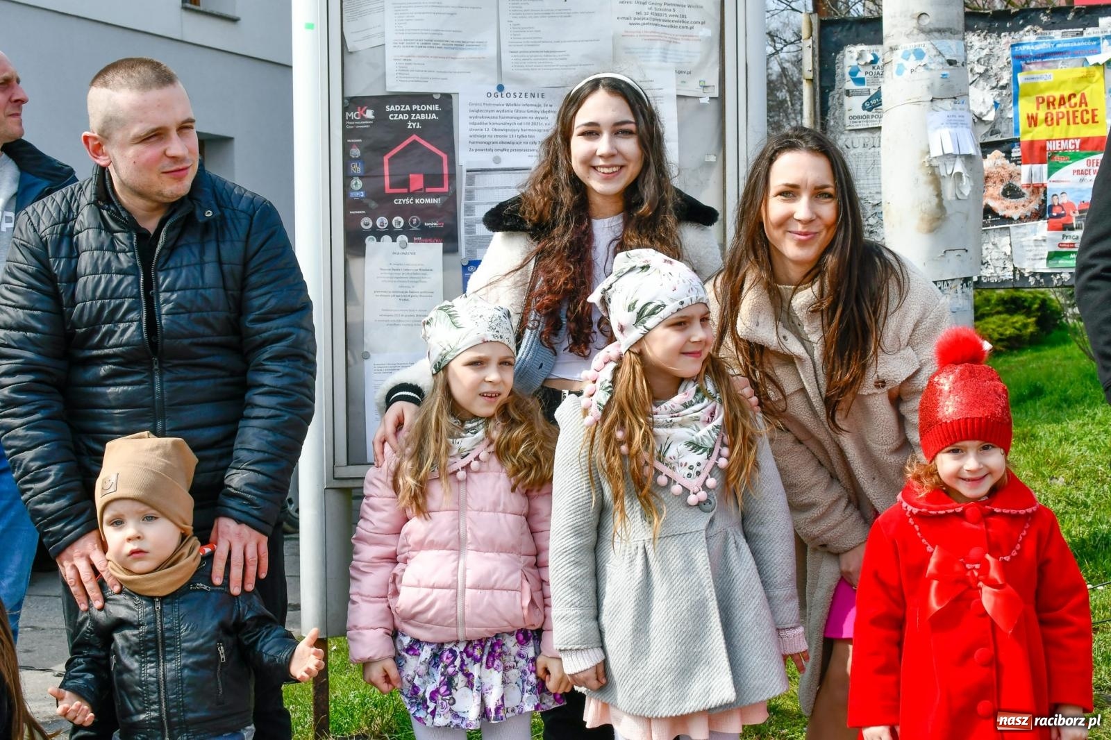 Zdjęcie w galerii na portalu naszraciborz.pl: Procesja wielkanocna w Pietrowicach Wielkich. Obrzęd religijny i dziedzictwo kulturowe [FOTO i WIDEO] wiadomości z regionu