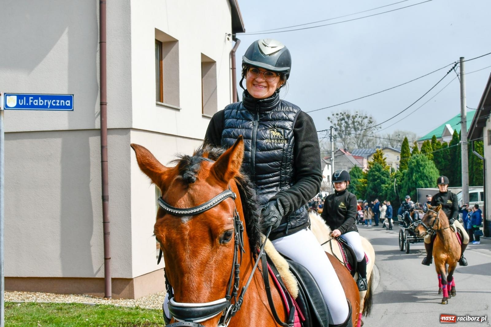 Zdjęcie w galerii na portalu naszraciborz.pl: Procesja wielkanocna w Pietrowicach Wielkich. Obrzęd religijny i dziedzictwo kulturowe [FOTO i WIDEO] wiadomości z regionu
