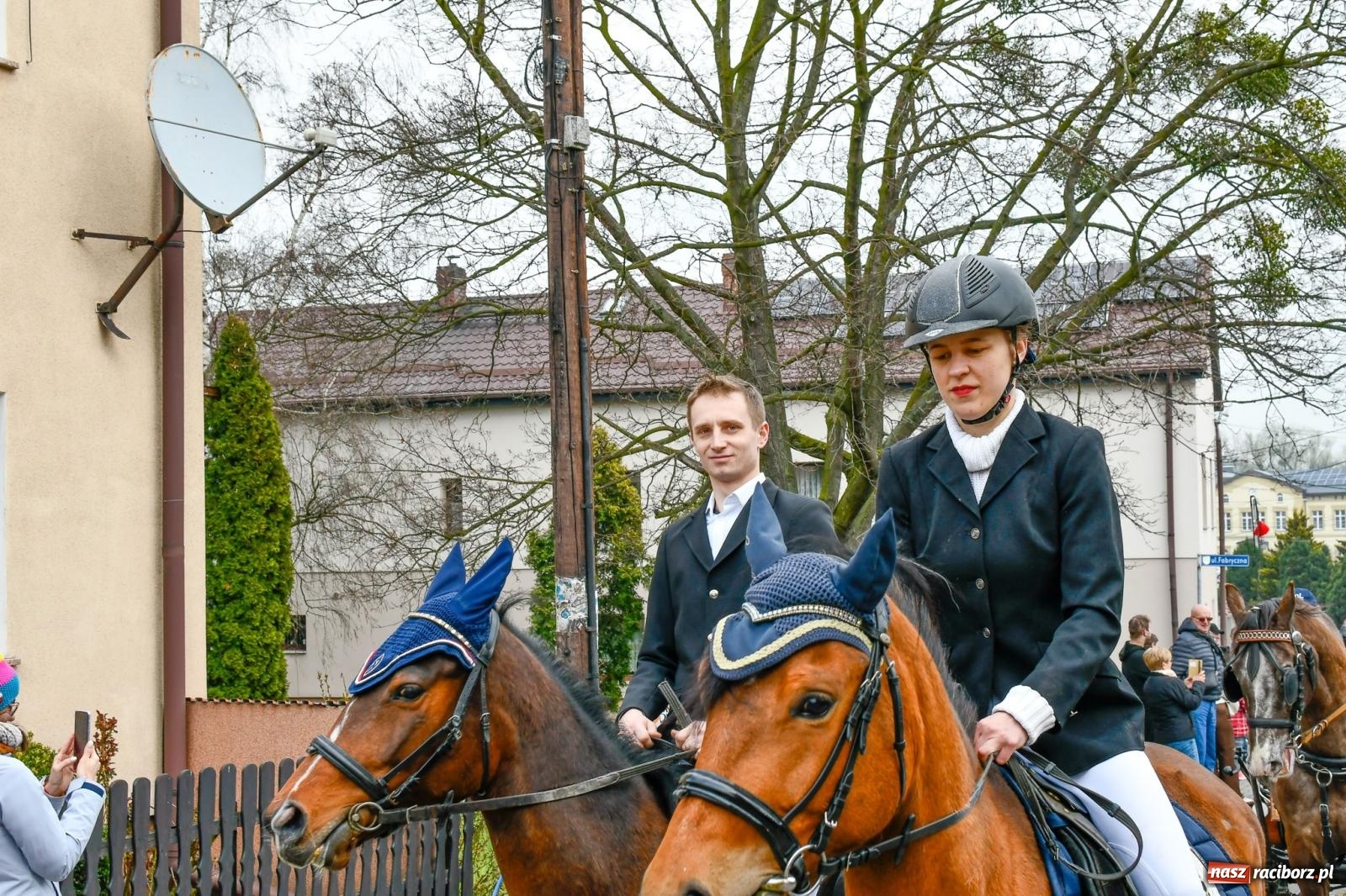 Zdjęcie w galerii na portalu naszraciborz.pl: Procesja wielkanocna w Pietrowicach Wielkich. Obrzęd religijny i dziedzictwo kulturowe [FOTO i WIDEO] wiadomości z regionu