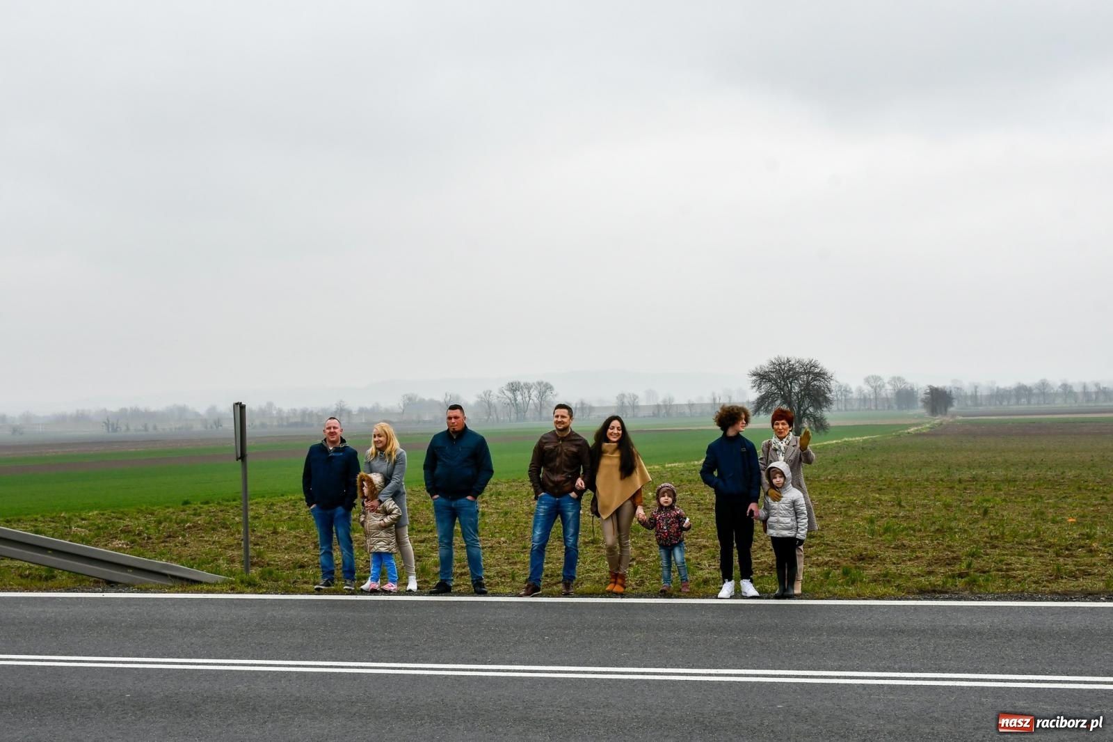 Zdjęcie w galerii na portalu naszraciborz.pl: Procesja wielkanocna w Bieńkowicach. Rajtowanie z średniowiecznym rodowodem [FOTO i WIDEO] wiadomości z regionu