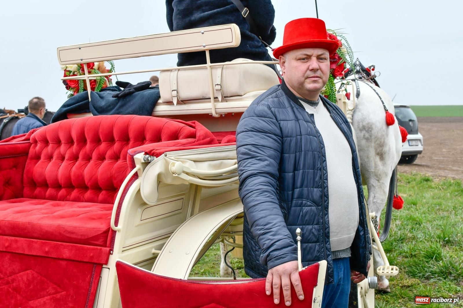 Zdjęcie w galerii na portalu naszraciborz.pl: Z pokolenia na pokolenie. Procesja wielkanocna w Sudole [FOTO i WIDEO] wiadomości z regionu