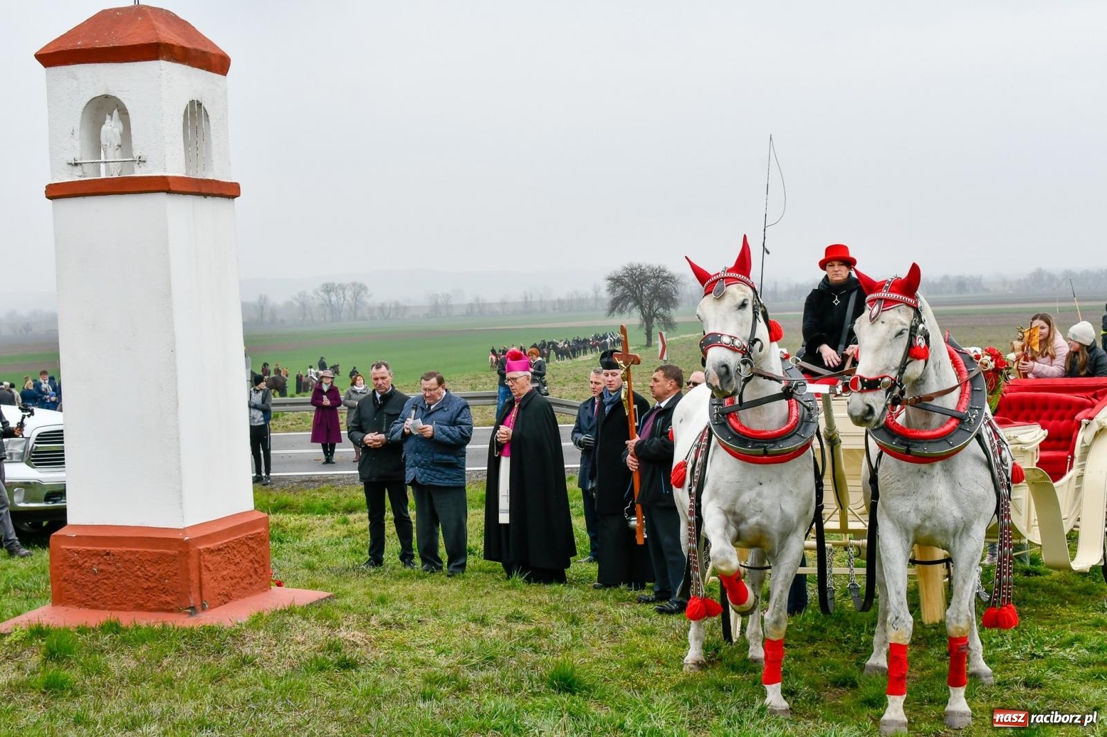 Zdjęcie w galerii na portalu naszraciborz.pl: Z pokolenia na pokolenie. Procesja wielkanocna w Sudole [FOTO i WIDEO] wiadomości z regionu