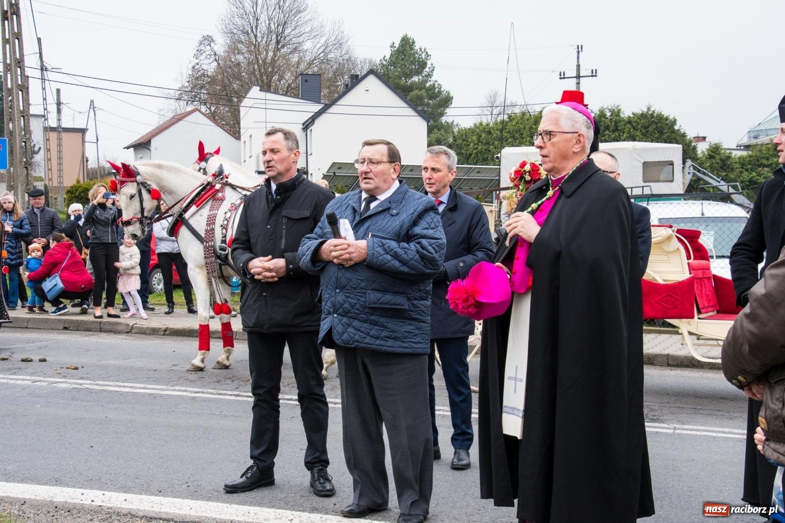 Zdjęcie w galerii na portalu naszraciborz.pl: Z pokolenia na pokolenie. Procesja wielkanocna w Sudole [FOTO i WIDEO] wiadomości z regionu