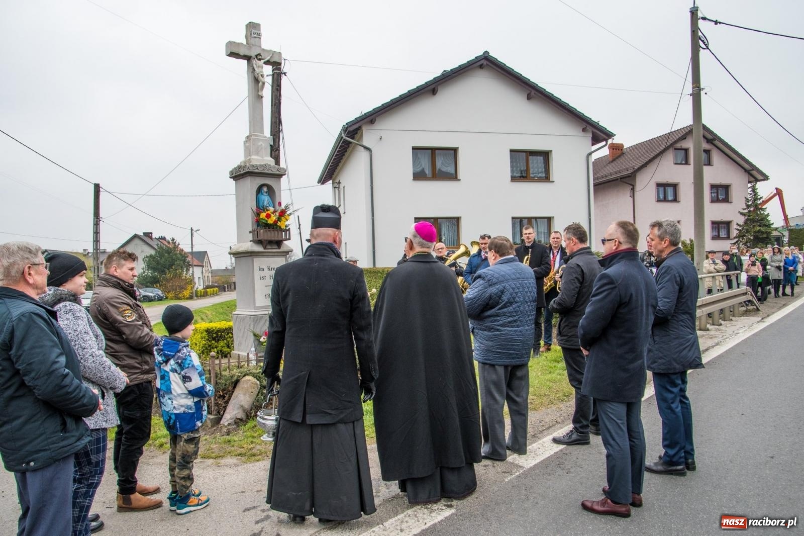 Zdjęcie w galerii na portalu naszraciborz.pl: Z pokolenia na pokolenie. Procesja wielkanocna w Sudole [FOTO i WIDEO] wiadomości z regionu