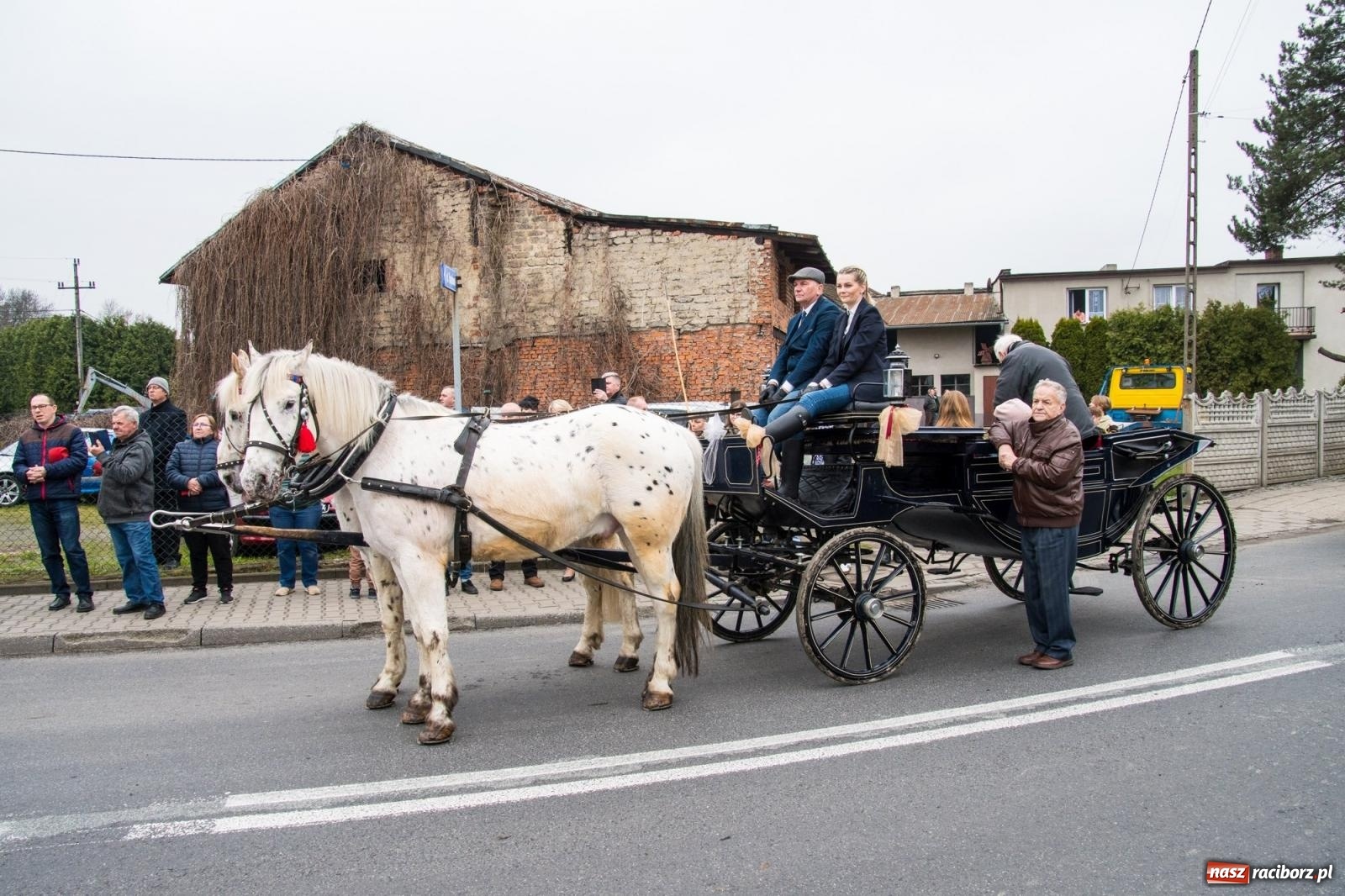 Zdjęcie w galerii na portalu naszraciborz.pl: Z pokolenia na pokolenie. Procesja wielkanocna w Sudole [FOTO i WIDEO] wiadomości z regionu