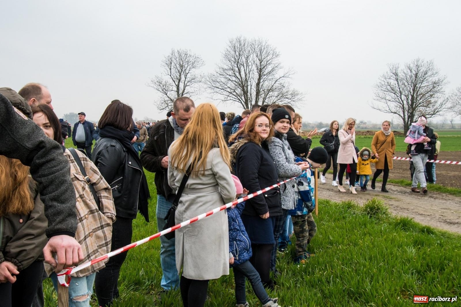 Zdjęcie w galerii na portalu naszraciborz.pl: Z pokolenia na pokolenie. Procesja wielkanocna w Sudole [FOTO i WIDEO] wiadomości z regionu