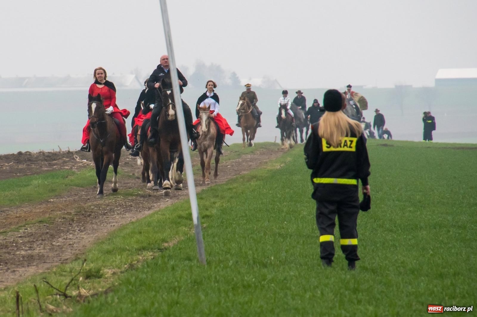 Zdjęcie w galerii na portalu naszraciborz.pl: Z pokolenia na pokolenie. Procesja wielkanocna w Sudole [FOTO i WIDEO] wiadomości z regionu