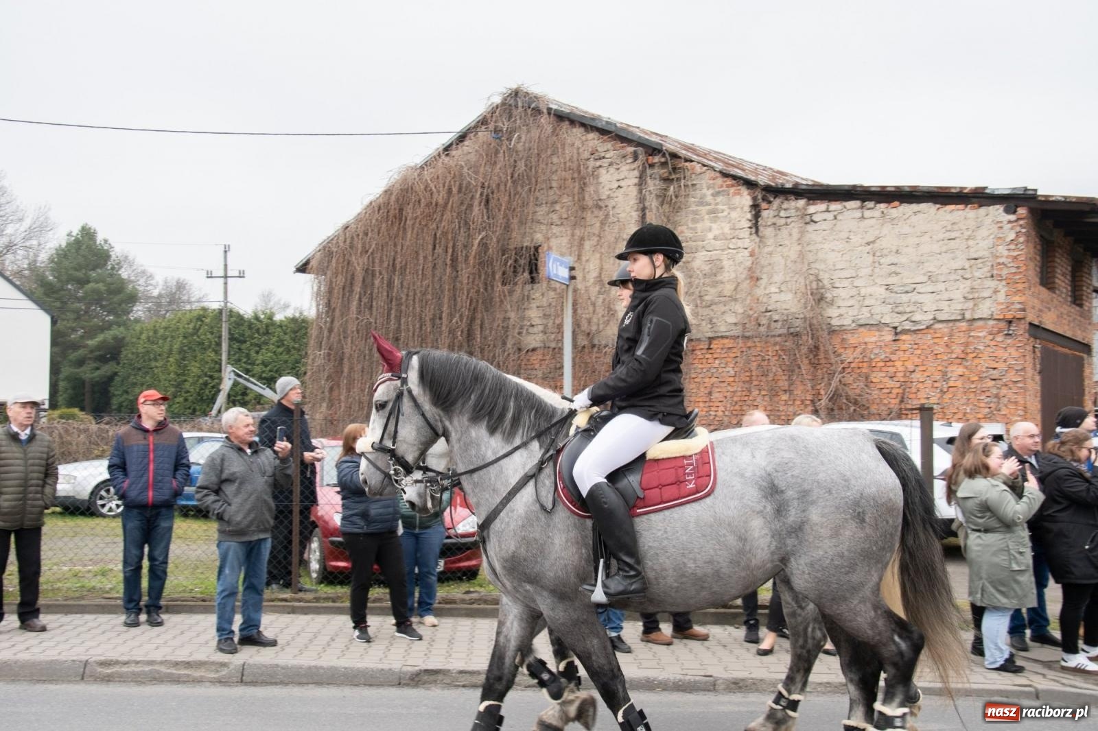 Zdjęcie w galerii na portalu naszraciborz.pl: Z pokolenia na pokolenie. Procesja wielkanocna w Sudole [FOTO i WIDEO] wiadomości z regionu