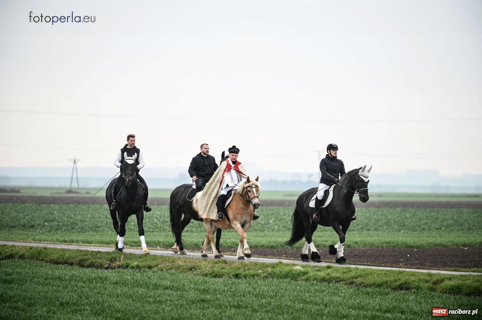 Zdjęcie w galerii na portalu naszraciborz.pl: Parada konna w Pietrowicach Wielkich [FOTO] wiadomości z regionu