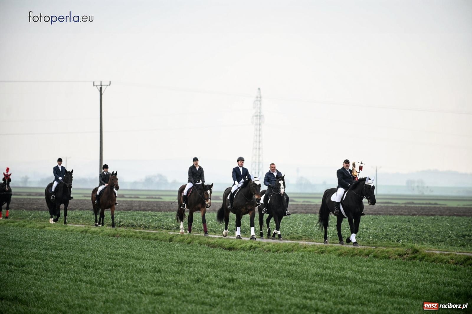 Zdjęcie w galerii na portalu naszraciborz.pl: Parada konna w Pietrowicach Wielkich [FOTO] wiadomości z regionu