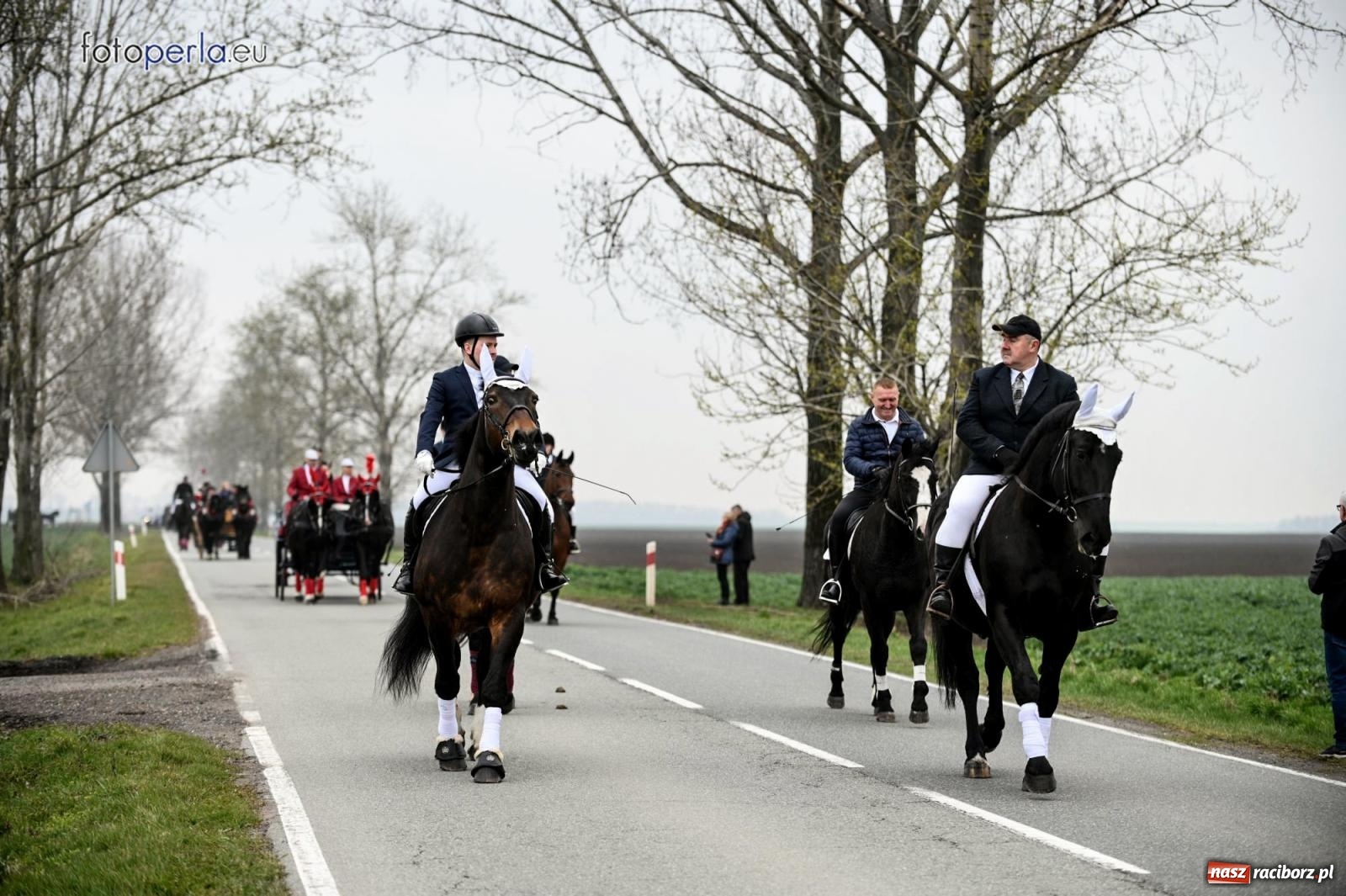 Zdjęcie w galerii na portalu naszraciborz.pl: Parada konna w Pietrowicach Wielkich [FOTO] wiadomości z regionu