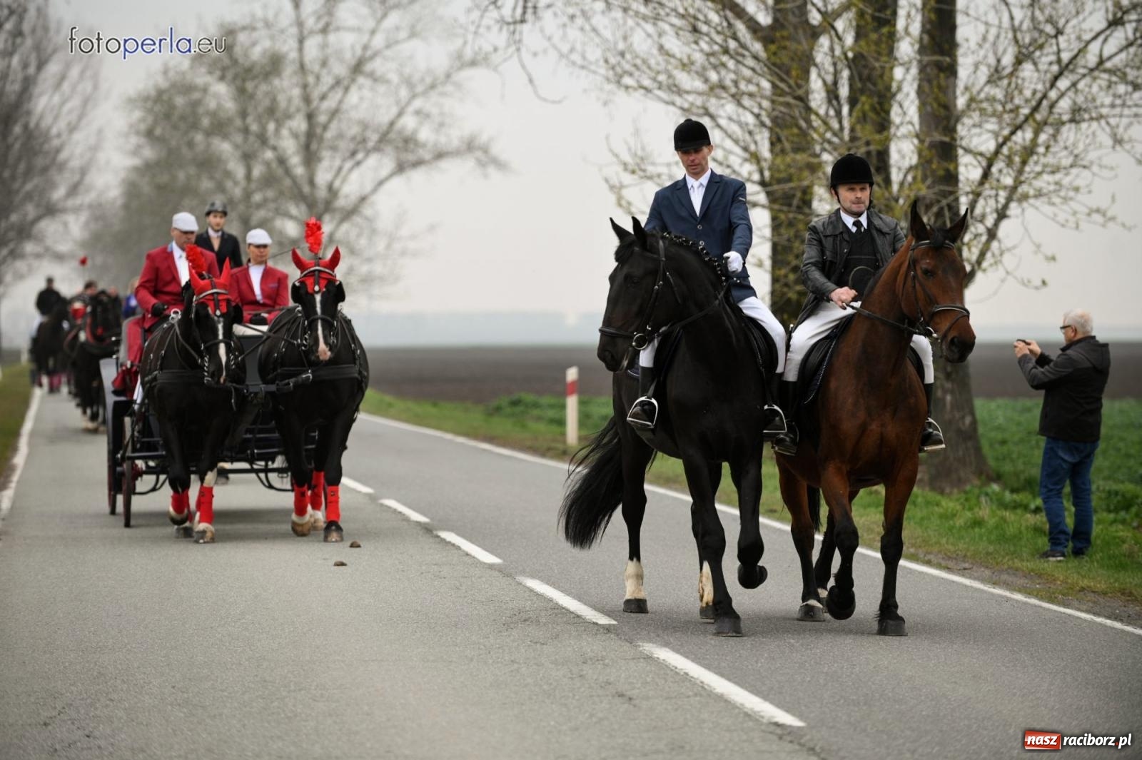 Zdjęcie w galerii na portalu naszraciborz.pl: Parada konna w Pietrowicach Wielkich [FOTO] wiadomości z regionu