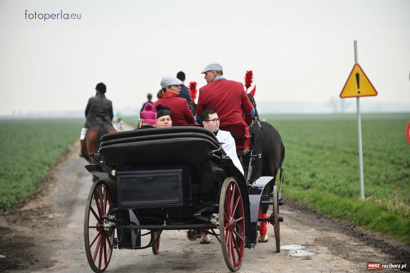 Zdjęcie w galerii na portalu naszraciborz.pl: Parada konna w Pietrowicach Wielkich [FOTO] wiadomości z regionu