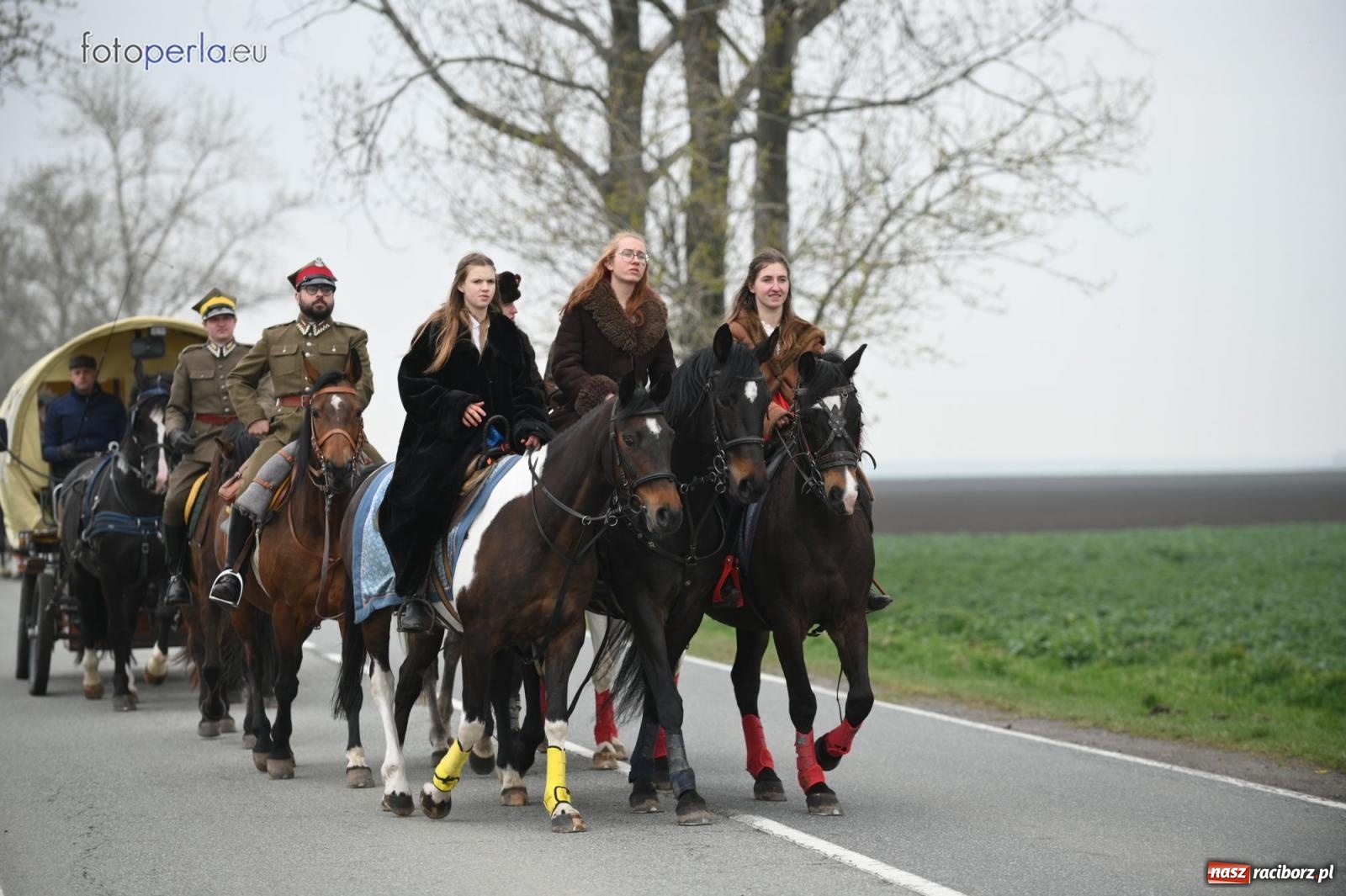 Zdjęcie w galerii na portalu naszraciborz.pl: Parada konna w Pietrowicach Wielkich [FOTO] wiadomości z regionu