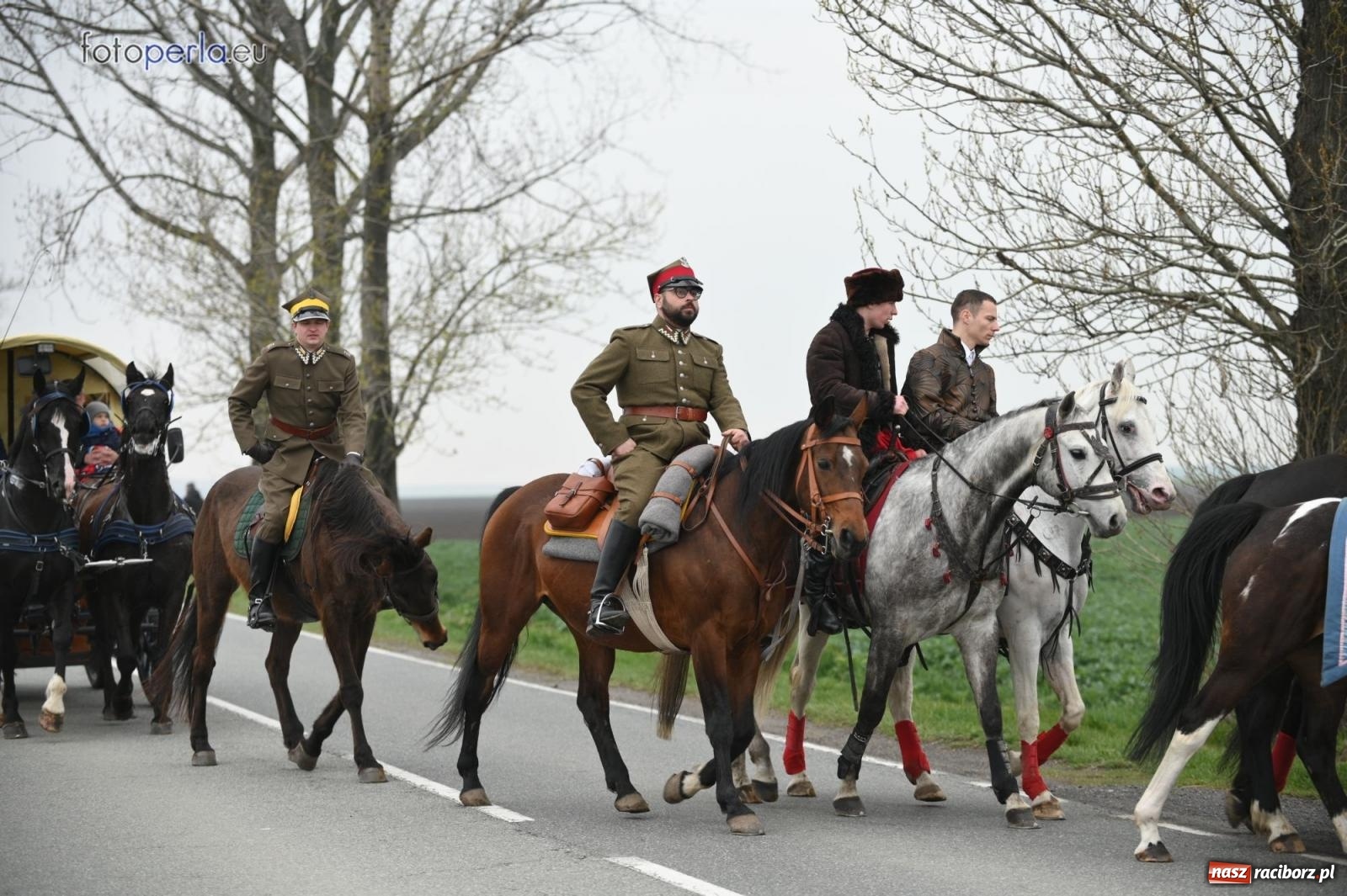 Zdjęcie w galerii na portalu naszraciborz.pl: Parada konna w Pietrowicach Wielkich [FOTO] wiadomości z regionu