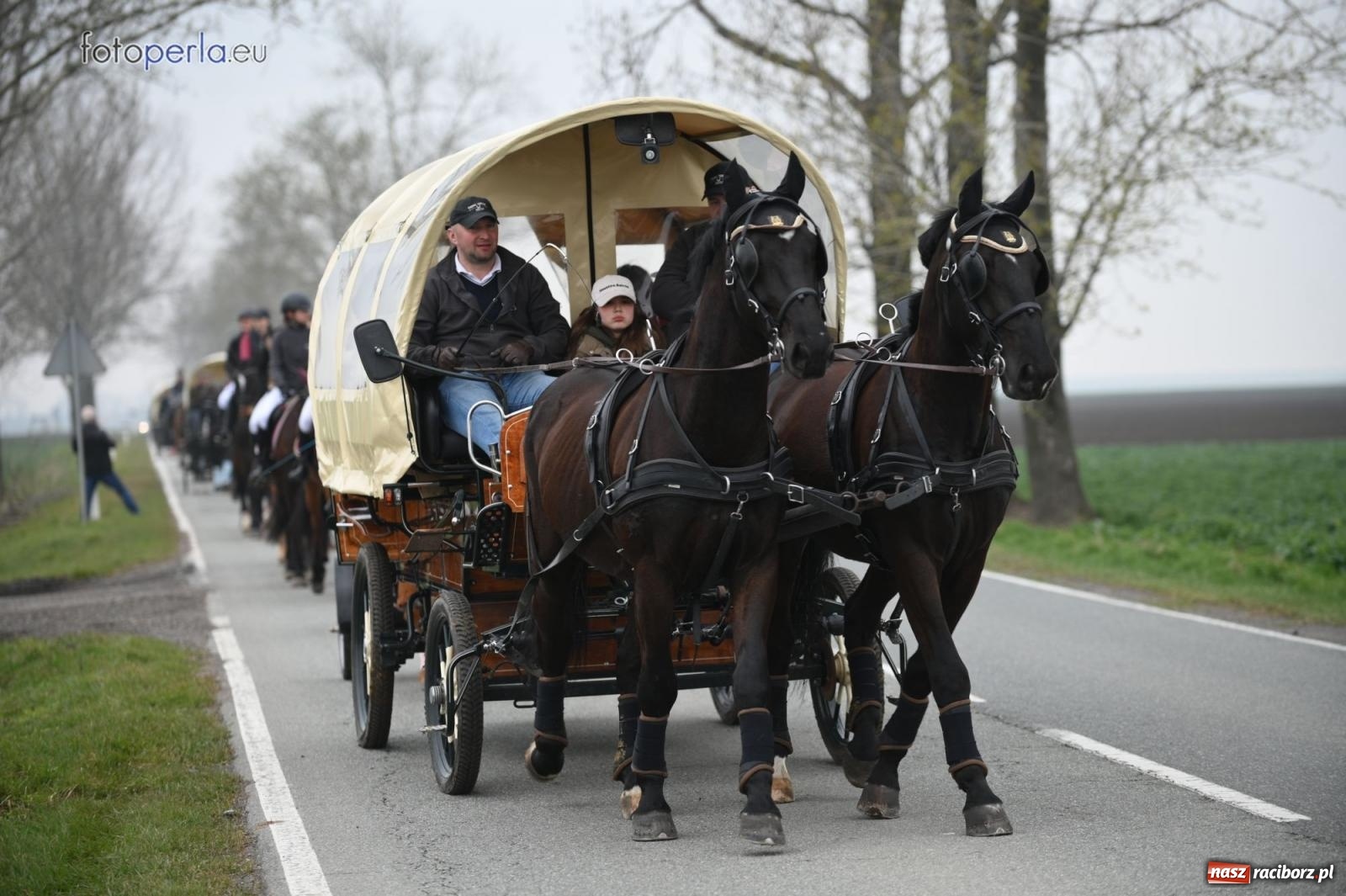 Zdjęcie w galerii na portalu naszraciborz.pl: Parada konna w Pietrowicach Wielkich [FOTO] wiadomości z regionu