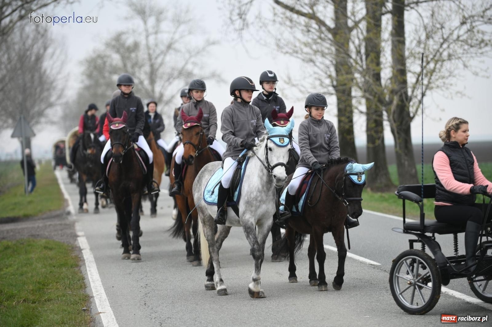 Zdjęcie w galerii na portalu naszraciborz.pl: Parada konna w Pietrowicach Wielkich [FOTO] wiadomości z regionu
