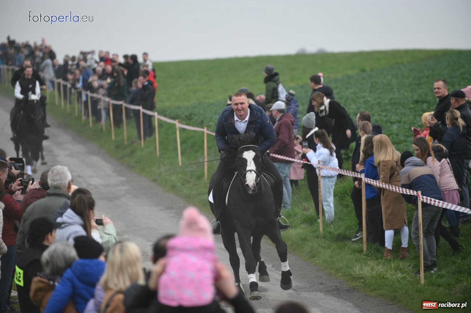 Zdjęcie w galerii na portalu naszraciborz.pl: Parada konna w Pietrowicach Wielkich [FOTO] wiadomości z regionu