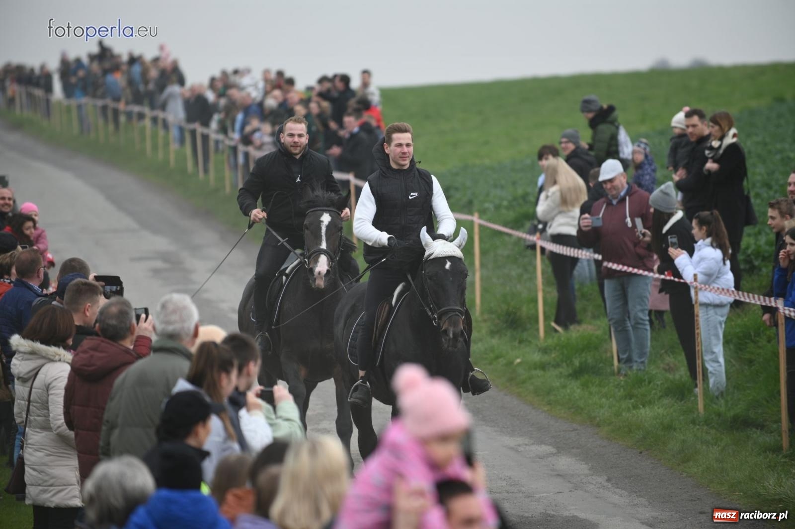 Zdjęcie w galerii na portalu naszraciborz.pl: Parada konna w Pietrowicach Wielkich [FOTO] wiadomości z regionu