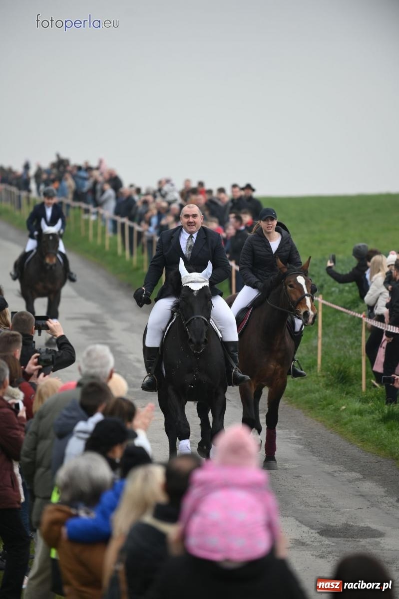 Zdjęcie w galerii na portalu naszraciborz.pl: Parada konna w Pietrowicach Wielkich [FOTO] wiadomości z regionu