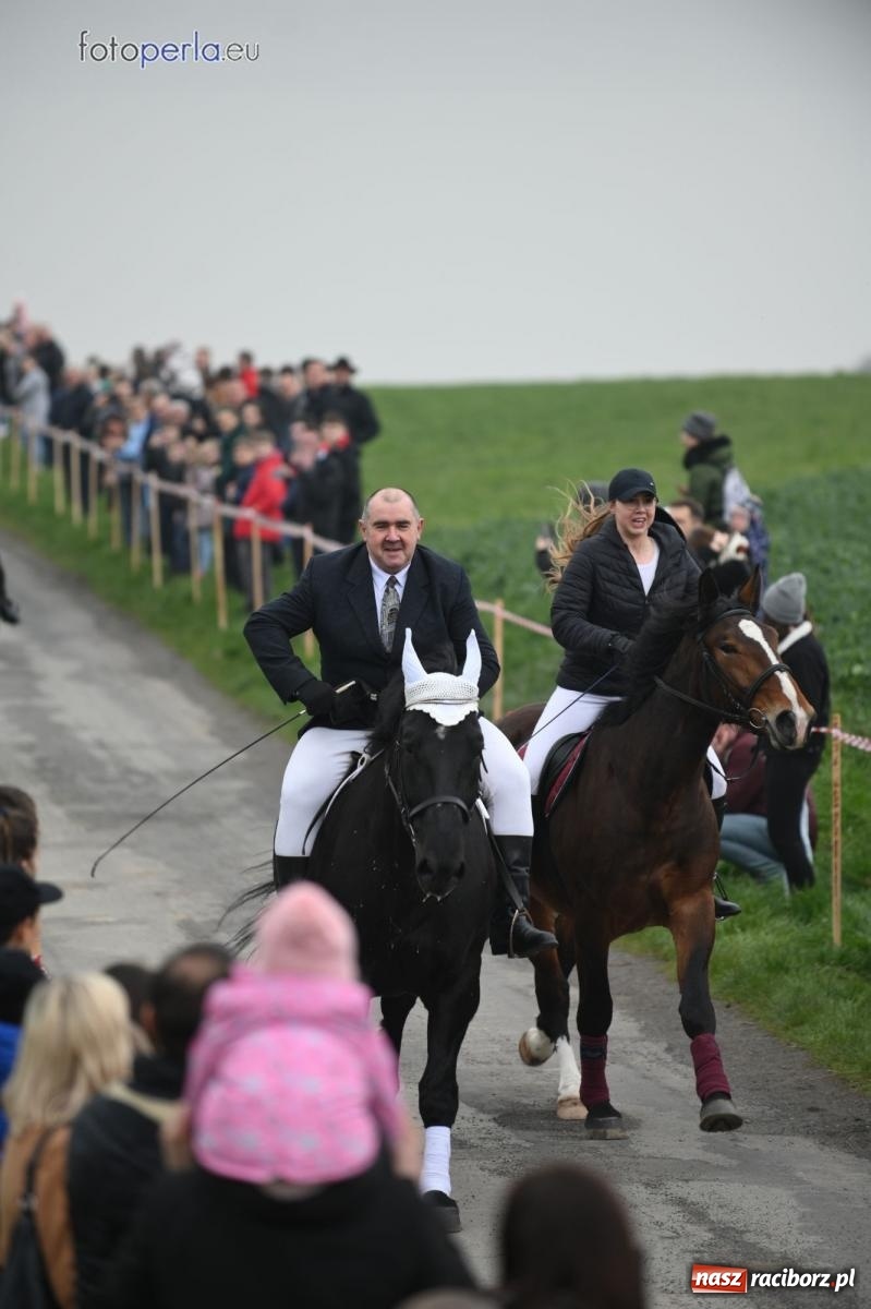 Zdjęcie w galerii na portalu naszraciborz.pl: Parada konna w Pietrowicach Wielkich [FOTO] wiadomości z regionu