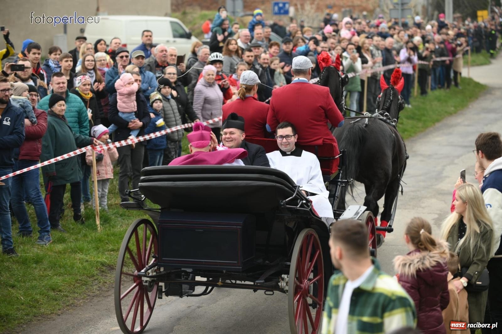 Zdjęcie w galerii na portalu naszraciborz.pl: Parada konna w Pietrowicach Wielkich [FOTO] wiadomości z regionu