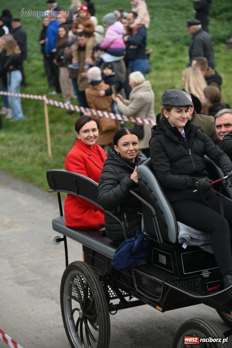 Zdjęcie w galerii na portalu naszraciborz.pl: Parada konna w Pietrowicach Wielkich [FOTO] wiadomości z regionu