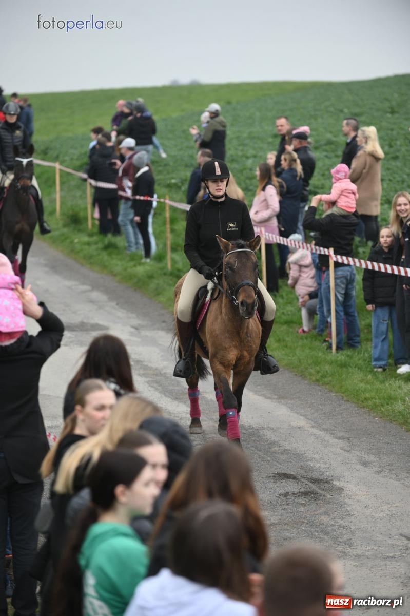Zdjęcie w galerii na portalu naszraciborz.pl: Parada konna w Pietrowicach Wielkich [FOTO] wiadomości z regionu