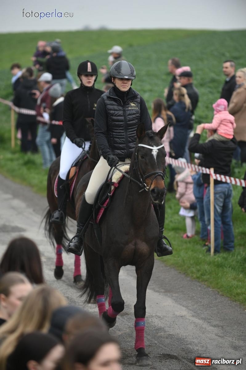 Zdjęcie w galerii na portalu naszraciborz.pl: Parada konna w Pietrowicach Wielkich [FOTO] wiadomości z regionu