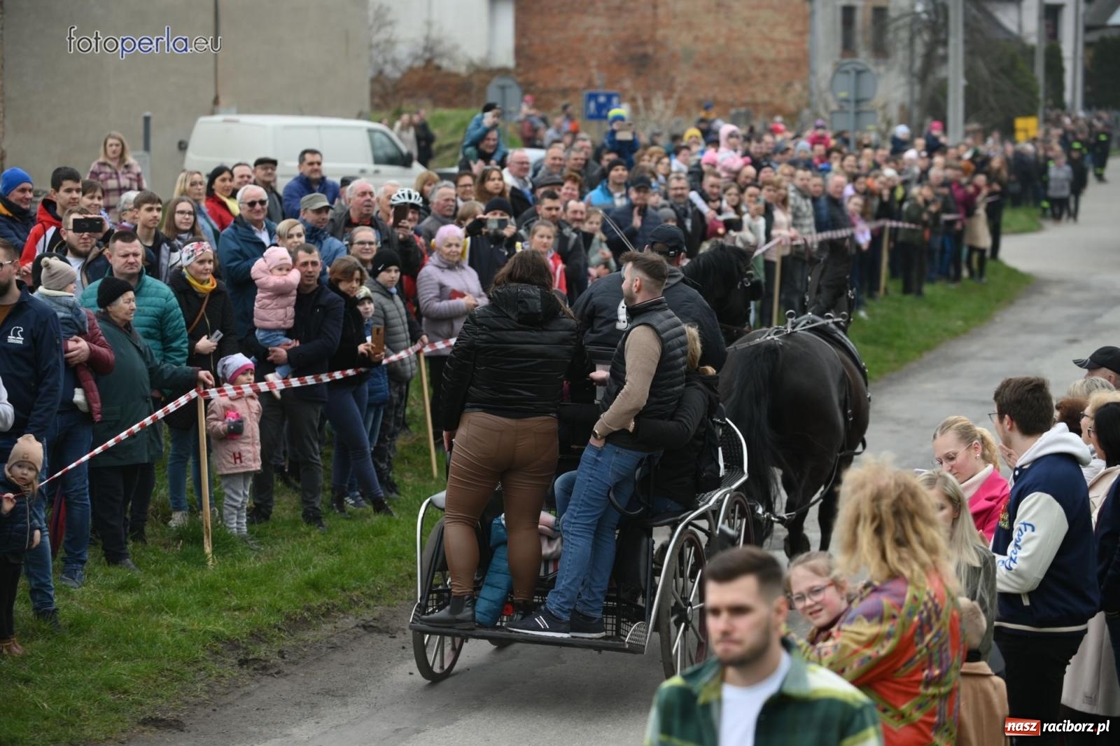 Zdjęcie w galerii na portalu naszraciborz.pl: Parada konna w Pietrowicach Wielkich [FOTO] wiadomości z regionu
