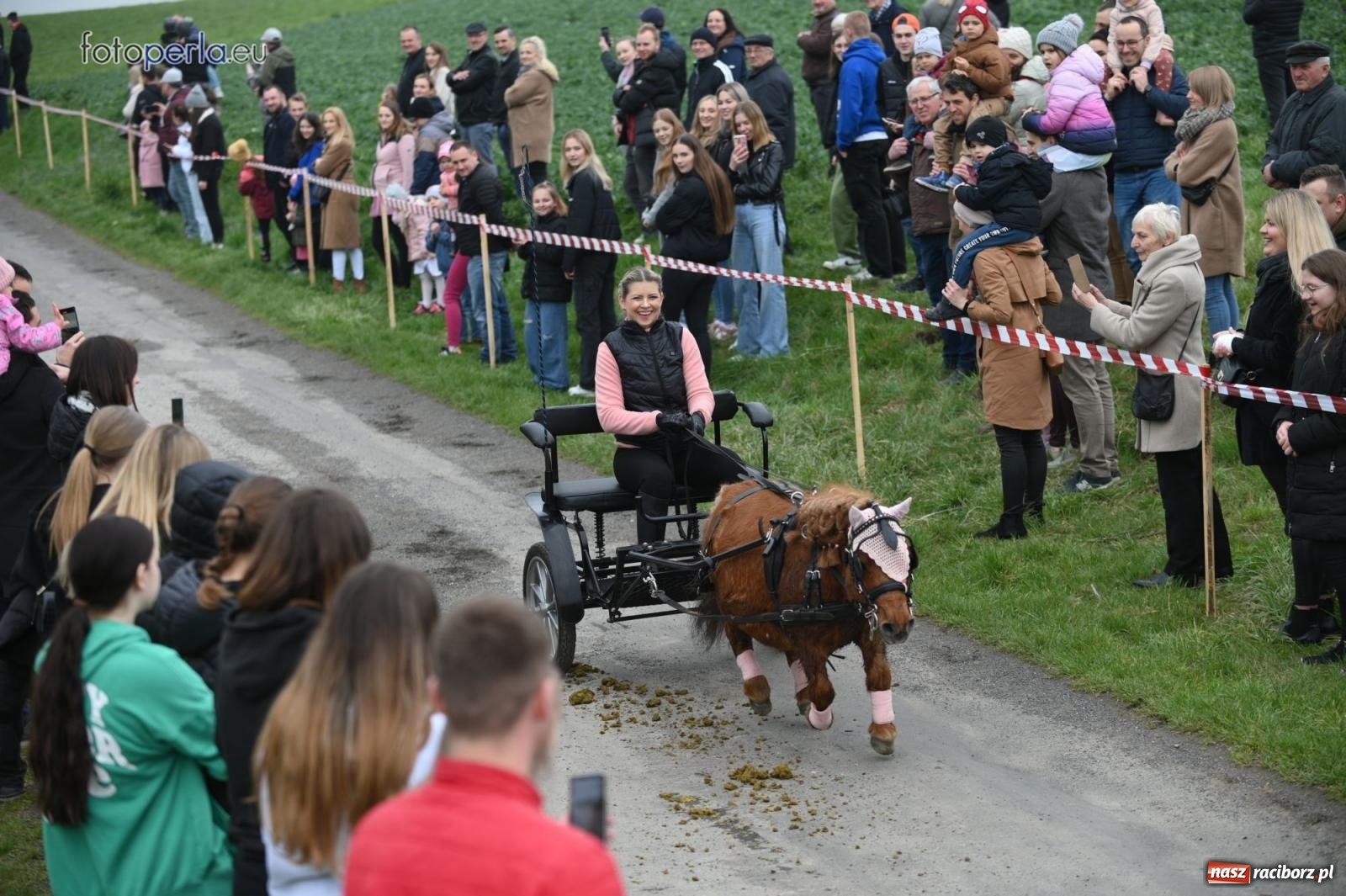 Zdjęcie w galerii na portalu naszraciborz.pl: Parada konna w Pietrowicach Wielkich [FOTO] wiadomości z regionu