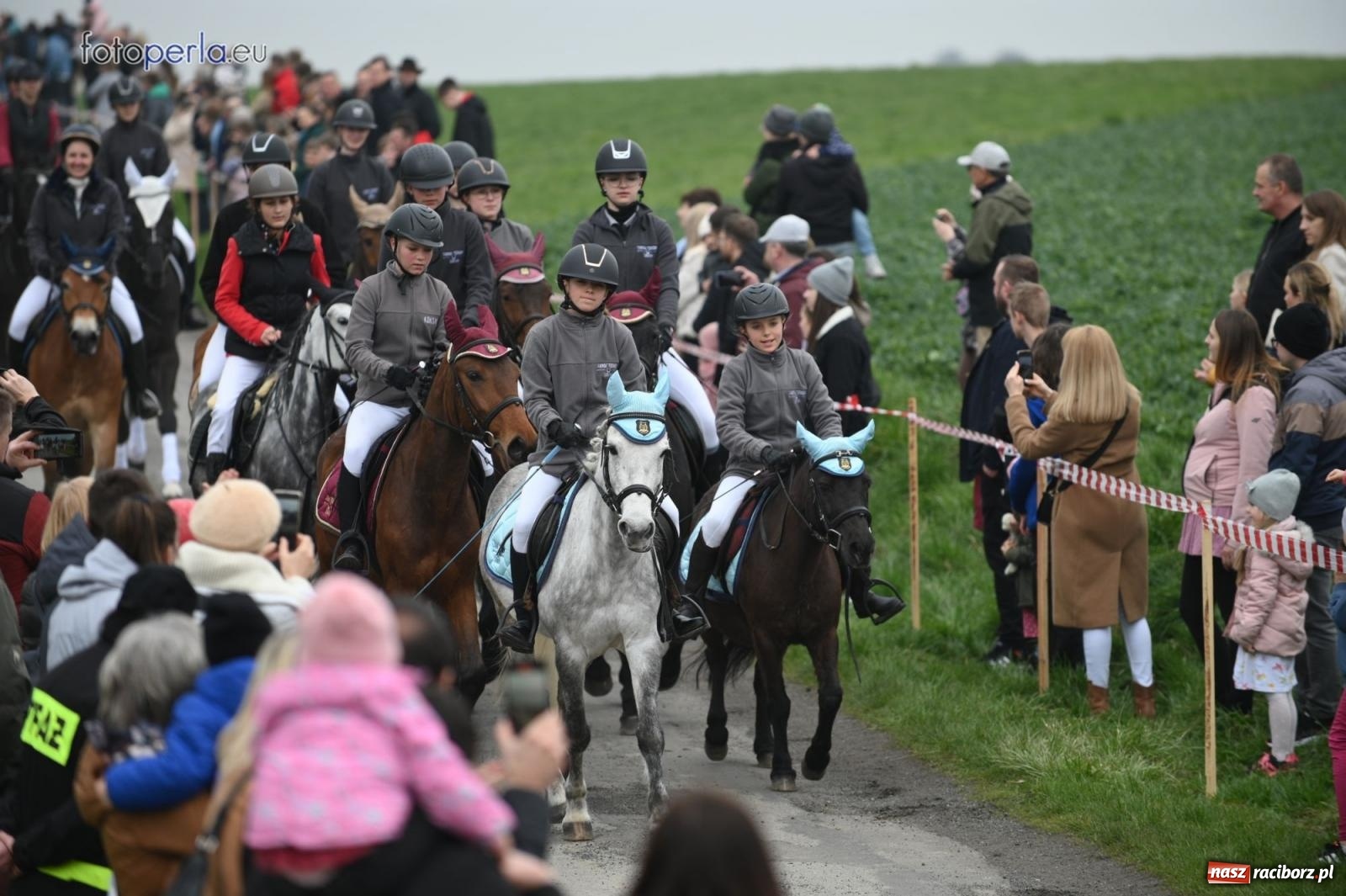 Zdjęcie w galerii na portalu naszraciborz.pl: Parada konna w Pietrowicach Wielkich [FOTO] wiadomości z regionu