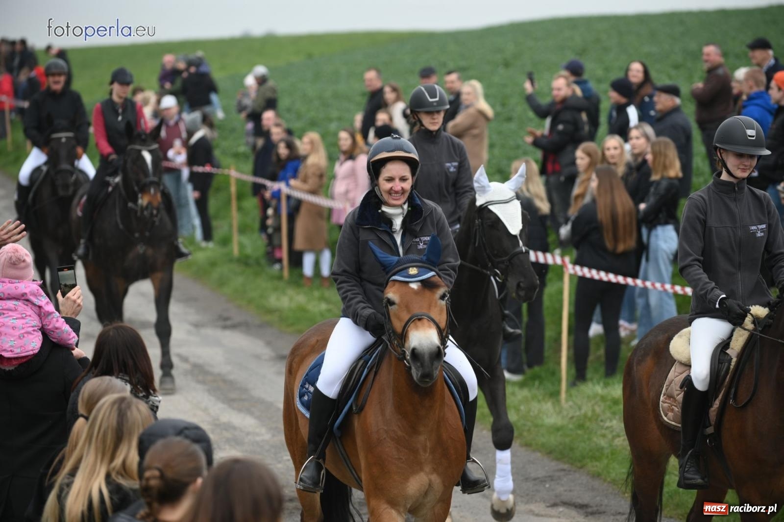 Zdjęcie w galerii na portalu naszraciborz.pl: Parada konna w Pietrowicach Wielkich [FOTO] wiadomości z regionu