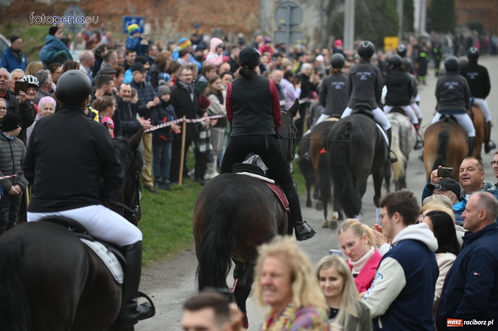 Zdjęcie w galerii na portalu naszraciborz.pl: Parada konna w Pietrowicach Wielkich [FOTO] wiadomości z regionu