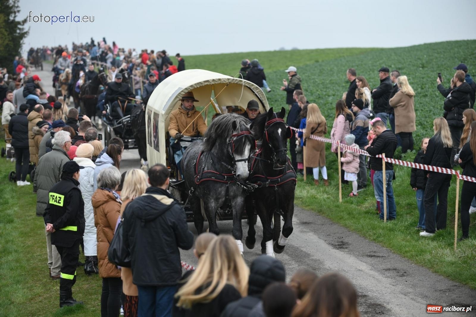 Zdjęcie w galerii na portalu naszraciborz.pl: Parada konna w Pietrowicach Wielkich [FOTO] wiadomości z regionu