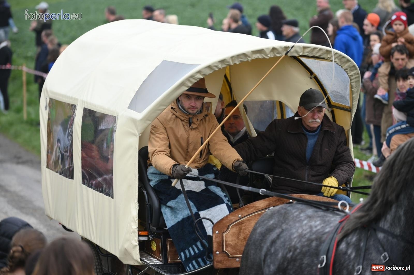 Zdjęcie w galerii na portalu naszraciborz.pl: Parada konna w Pietrowicach Wielkich [FOTO] wiadomości z regionu
