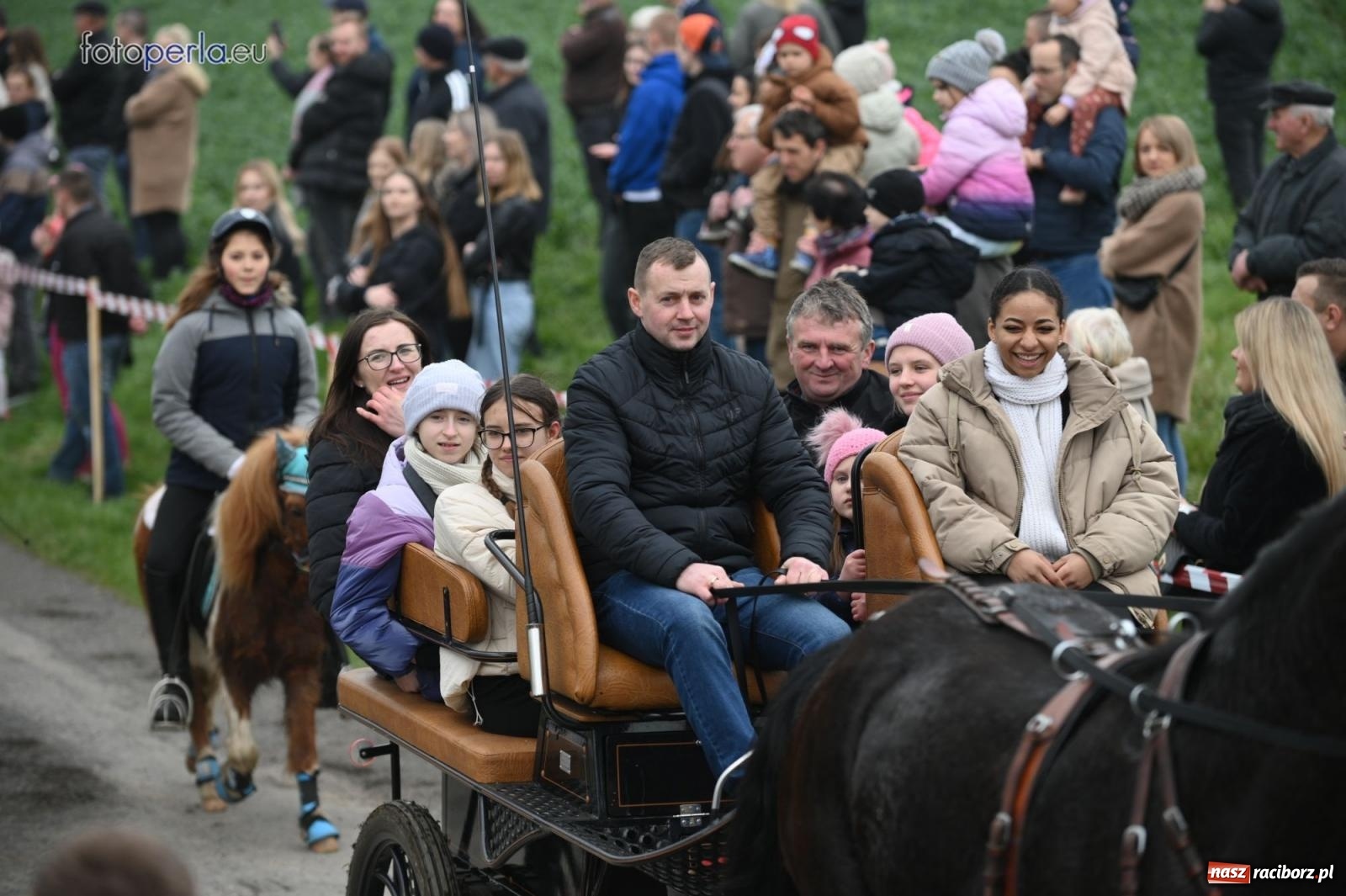 Zdjęcie w galerii na portalu naszraciborz.pl: Parada konna w Pietrowicach Wielkich [FOTO] wiadomości z regionu