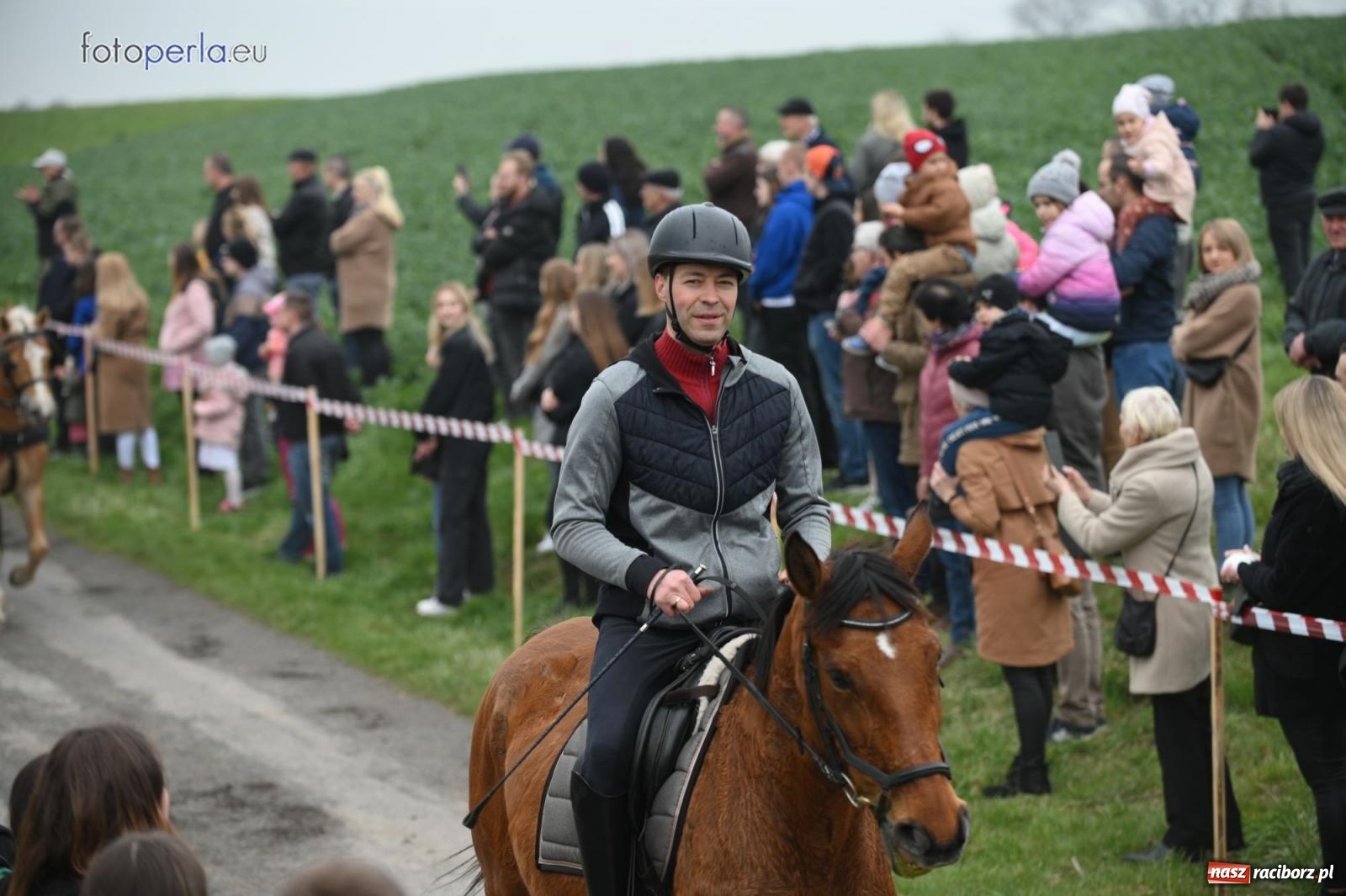 Zdjęcie w galerii na portalu naszraciborz.pl: Parada konna w Pietrowicach Wielkich [FOTO] wiadomości z regionu