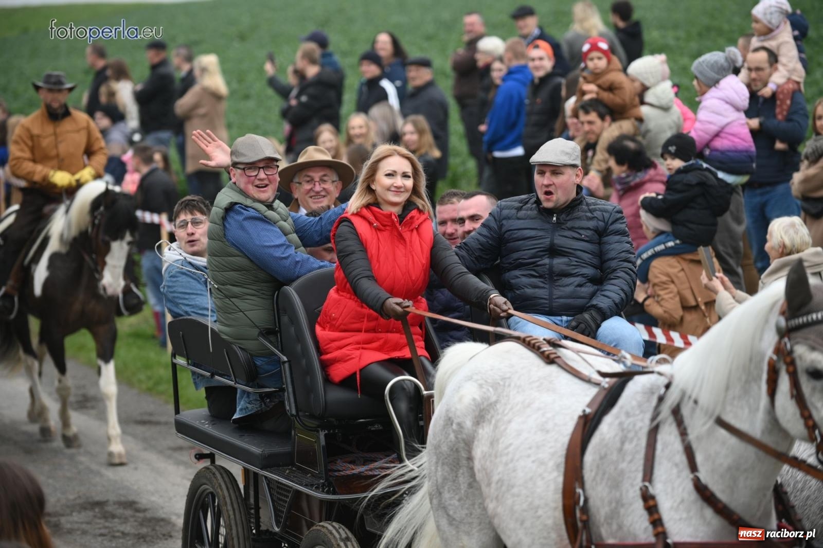 Zdjęcie w galerii na portalu naszraciborz.pl: Parada konna w Pietrowicach Wielkich [FOTO] wiadomości z regionu