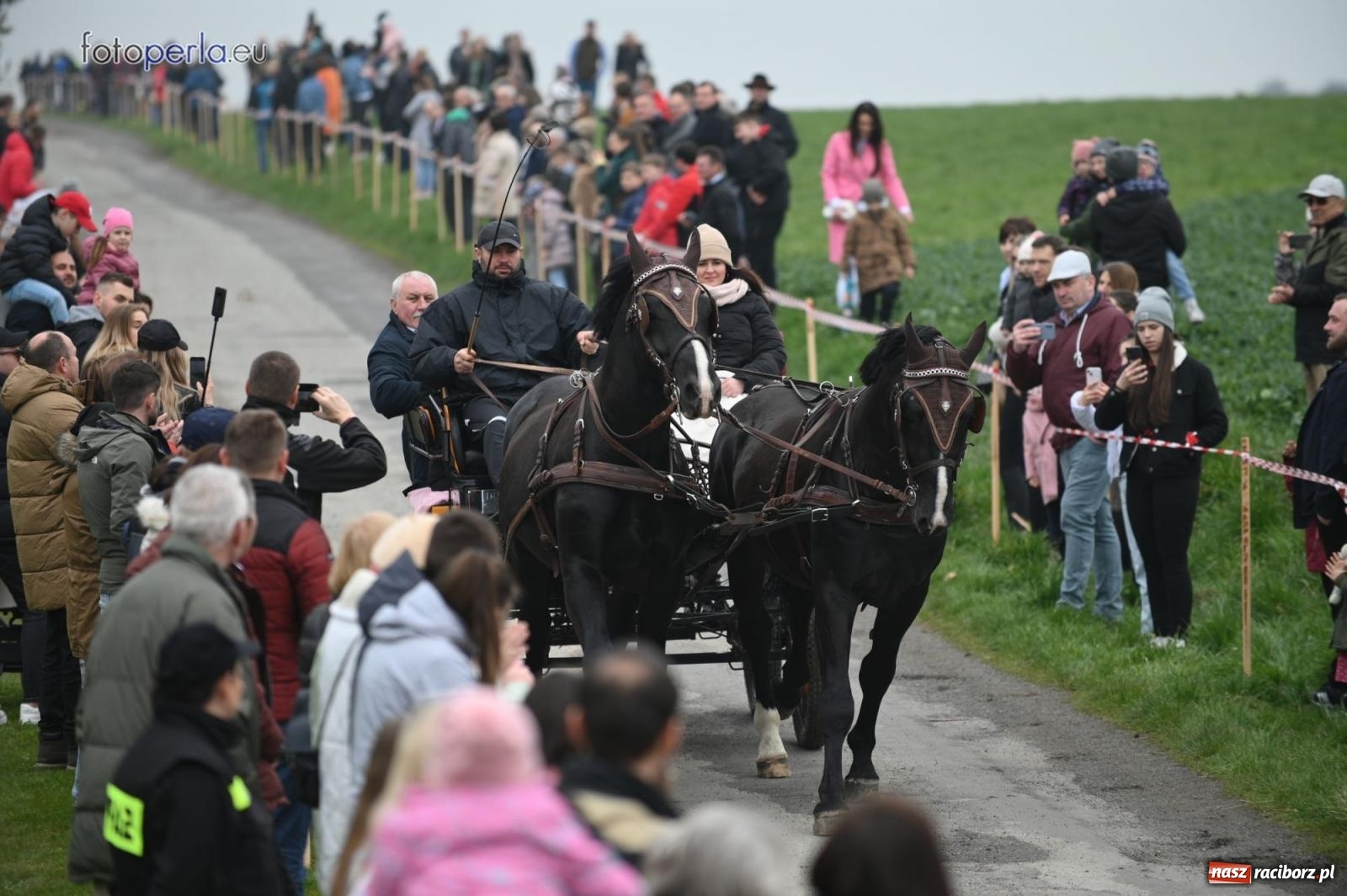 Zdjęcie w galerii na portalu naszraciborz.pl: Parada konna w Pietrowicach Wielkich [FOTO] wiadomości z regionu