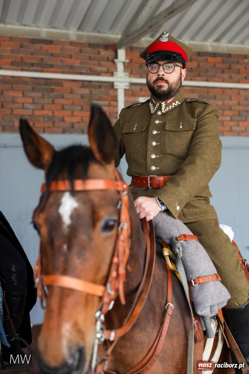 Zdjęcie w galerii na portalu naszraciborz.pl: Ludzie i obrzędy. Pietrowickie Osterreiten [FOTO] wiadomości z regionu