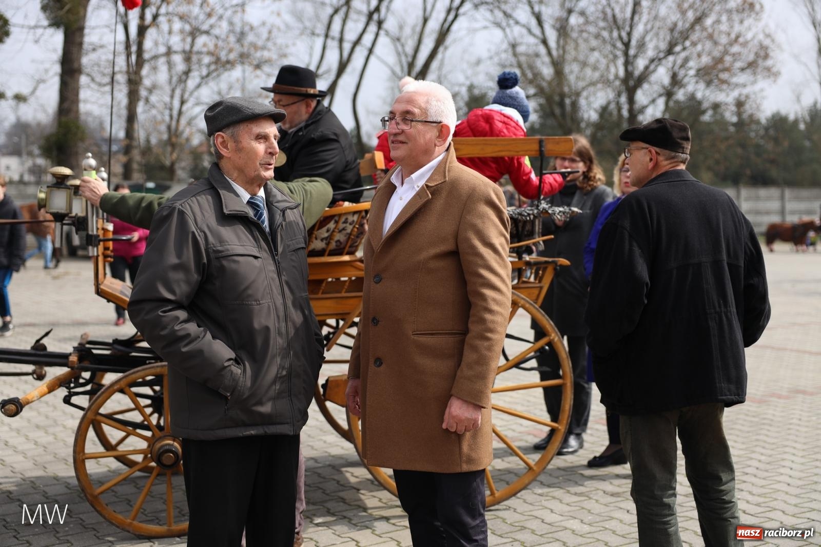 Zdjęcie w galerii na portalu naszraciborz.pl: Ludzie i obrzędy. Pietrowickie Osterreiten [FOTO] wiadomości z regionu