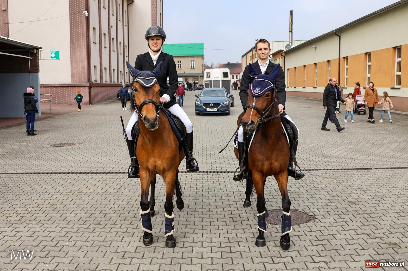 Zdjęcie w galerii na portalu naszraciborz.pl: Ludzie i obrzędy. Pietrowickie Osterreiten [FOTO] wiadomości z regionu