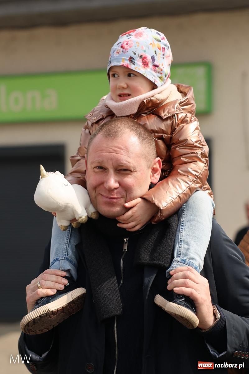 Zdjęcie w galerii na portalu naszraciborz.pl: Ludzie i obrzędy. Pietrowickie Osterreiten [FOTO] wiadomości z regionu