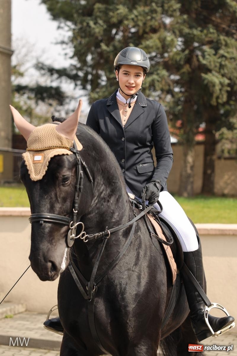Zdjęcie w galerii na portalu naszraciborz.pl: Ludzie i obrzędy. Pietrowickie Osterreiten [FOTO] wiadomości z regionu