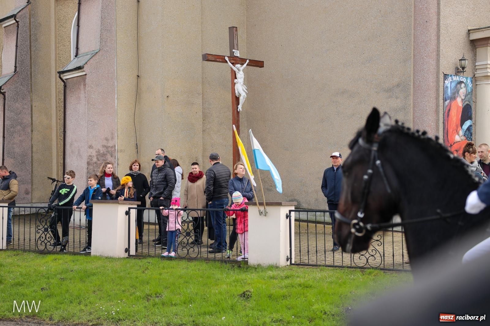 Zdjęcie w galerii na portalu naszraciborz.pl: Ludzie i obrzędy. Pietrowickie Osterreiten [FOTO] wiadomości z regionu