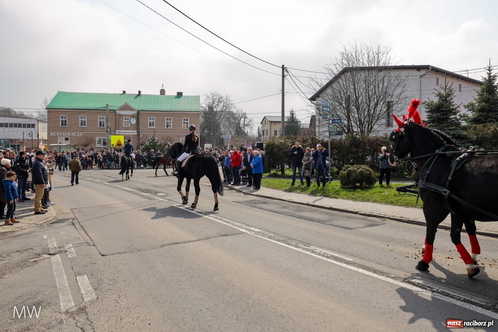 Zdjęcie w galerii na portalu naszraciborz.pl: Ludzie i obrzędy. Pietrowickie Osterreiten [FOTO] wiadomości z regionu