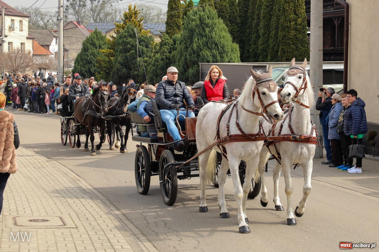 Zdjęcie w galerii na portalu naszraciborz.pl: Ludzie i obrzędy. Pietrowickie Osterreiten [FOTO] wiadomości z regionu