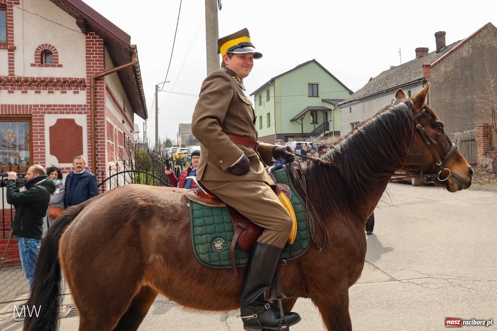 Zdjęcie w galerii na portalu naszraciborz.pl: Ludzie i obrzędy. Pietrowickie Osterreiten [FOTO] wiadomości z regionu