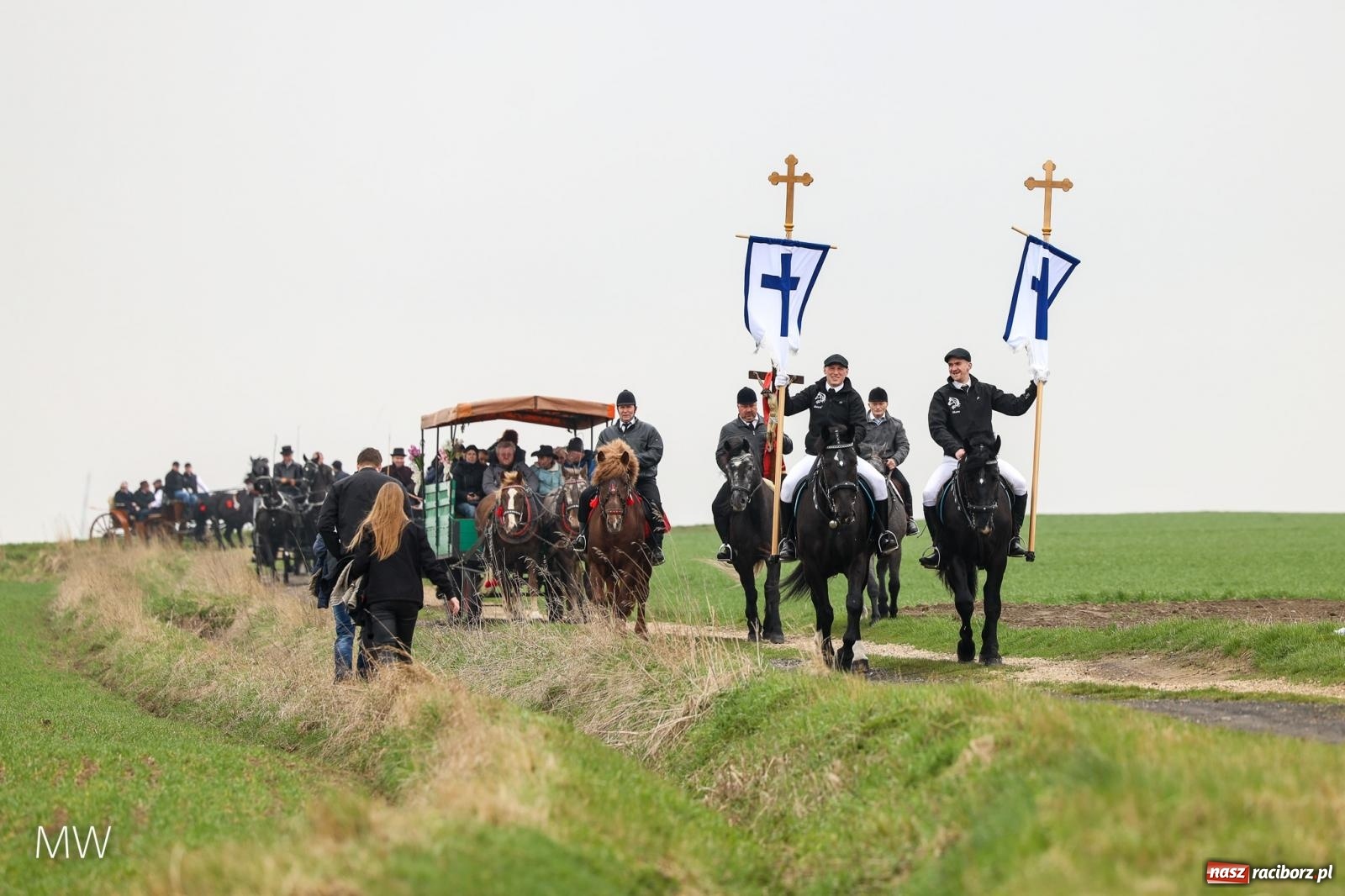 Zdjęcie w galerii na portalu naszraciborz.pl: Ludzie i obrzędy. Przy świętym Urbanie na skraju Bieńkowic i Raciborza [FOTO] wiadomości z regionu